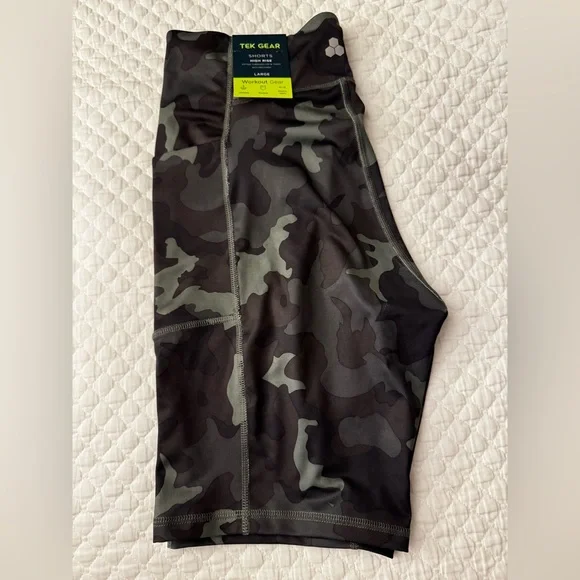 Tek Gear Camouflage High Rise Shorts - Picture 2 of 2
